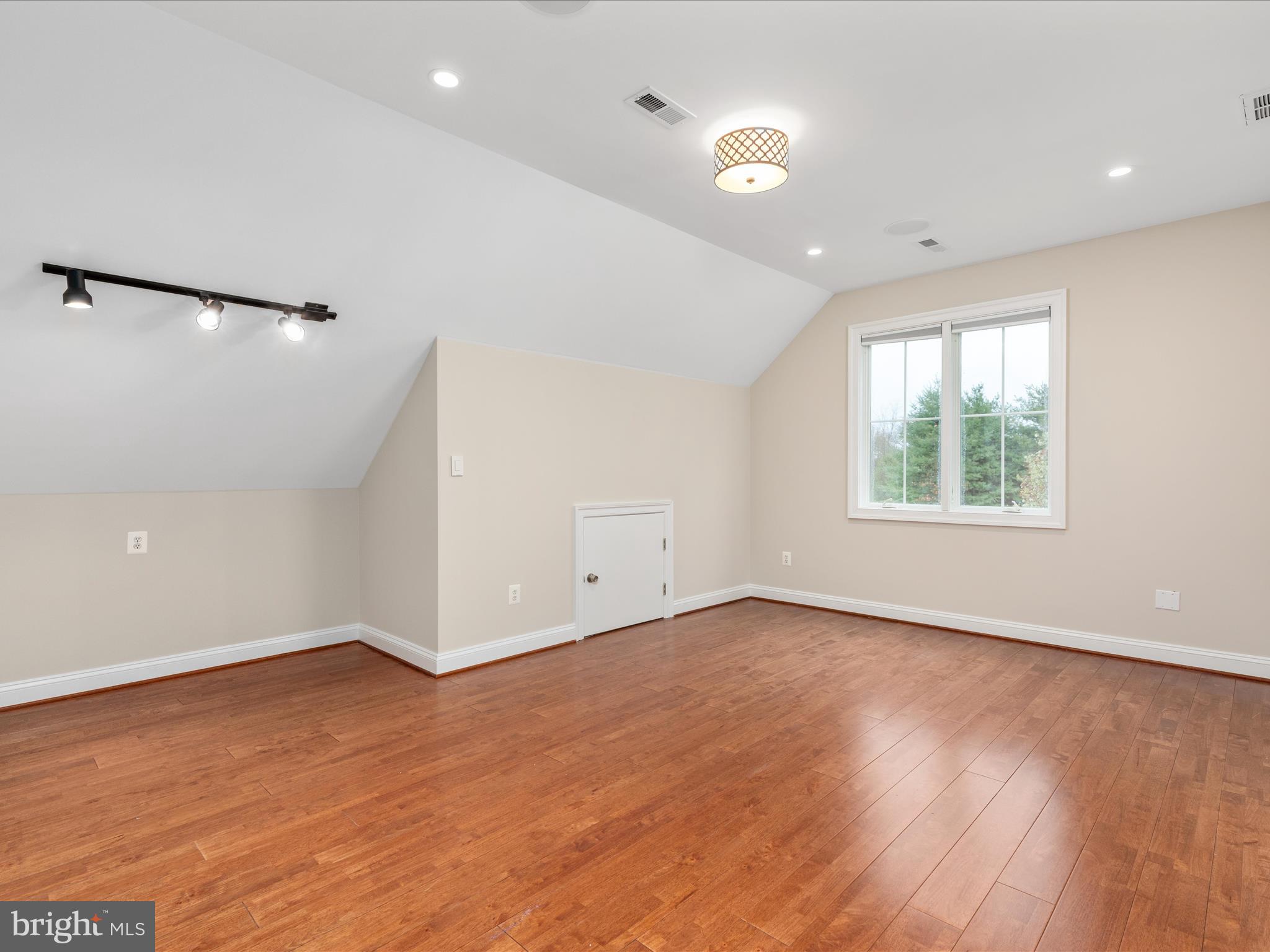 CATOCTIN CREEKS - Residential