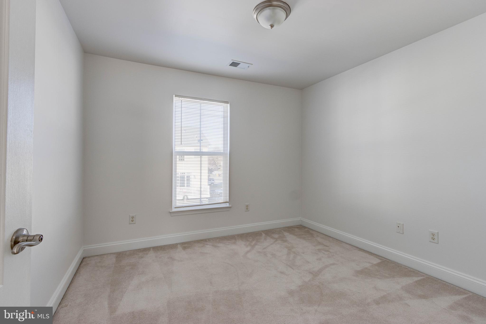 SUMMIT CHASE - Residential Lease