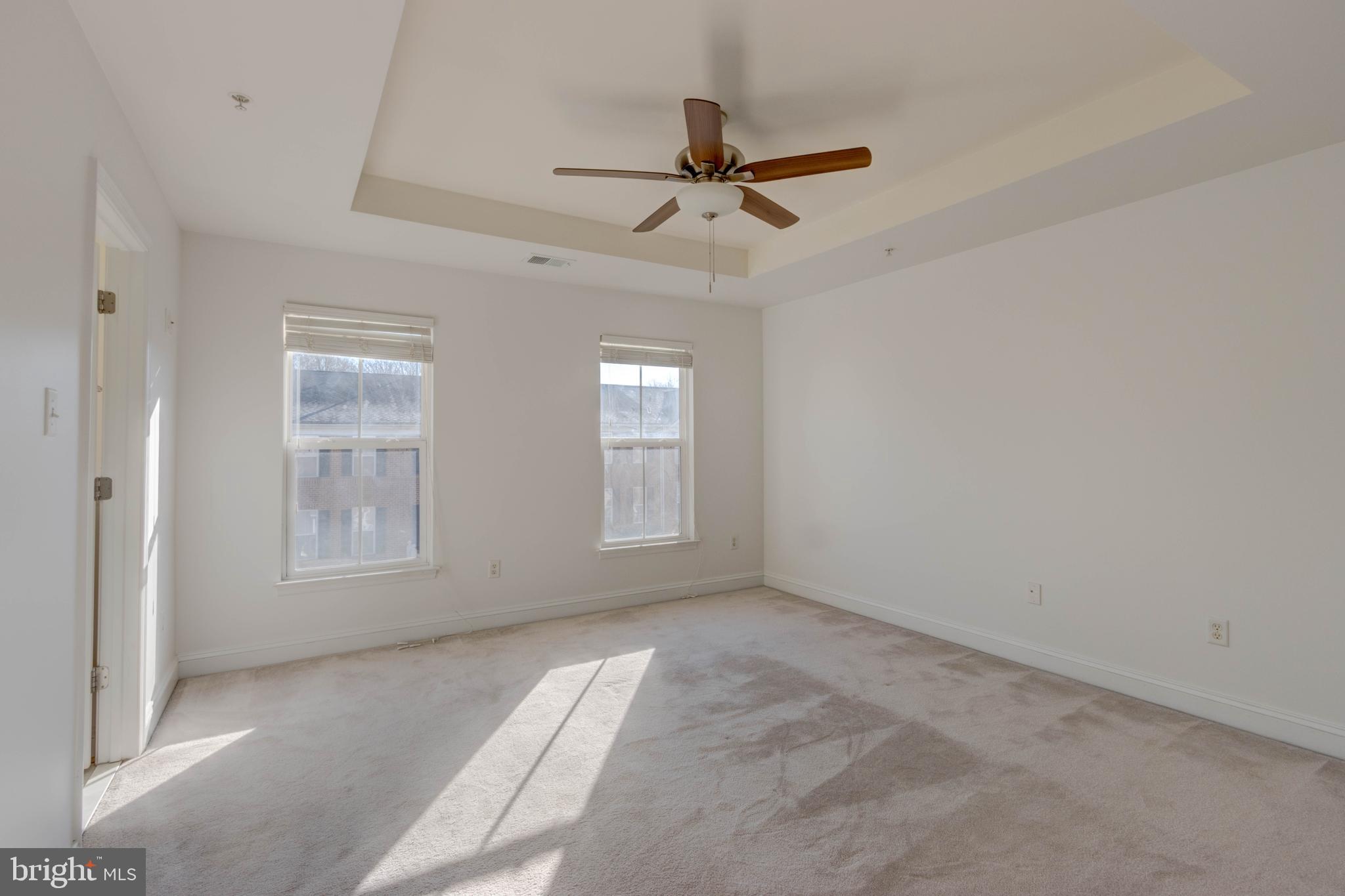 SUMMIT CHASE - Residential Lease