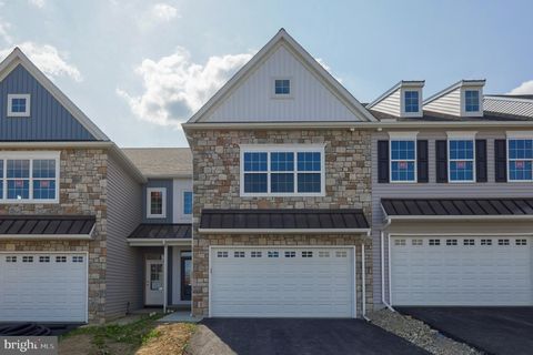 Photo of 2484 Spring Water Circle, LANCASTER, PA 17601 (MLS # PALA2064048)