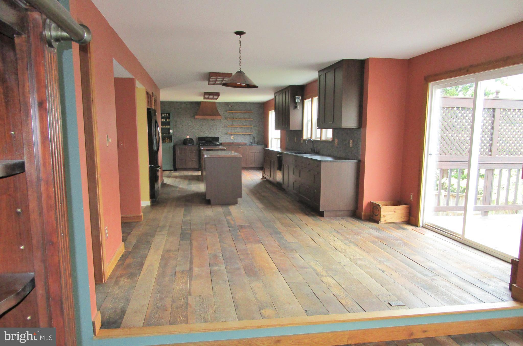 WAYSIDE VILLAGE - Residential