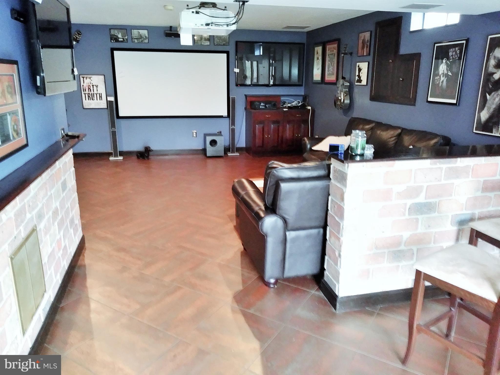 WAYSIDE VILLAGE - Residential