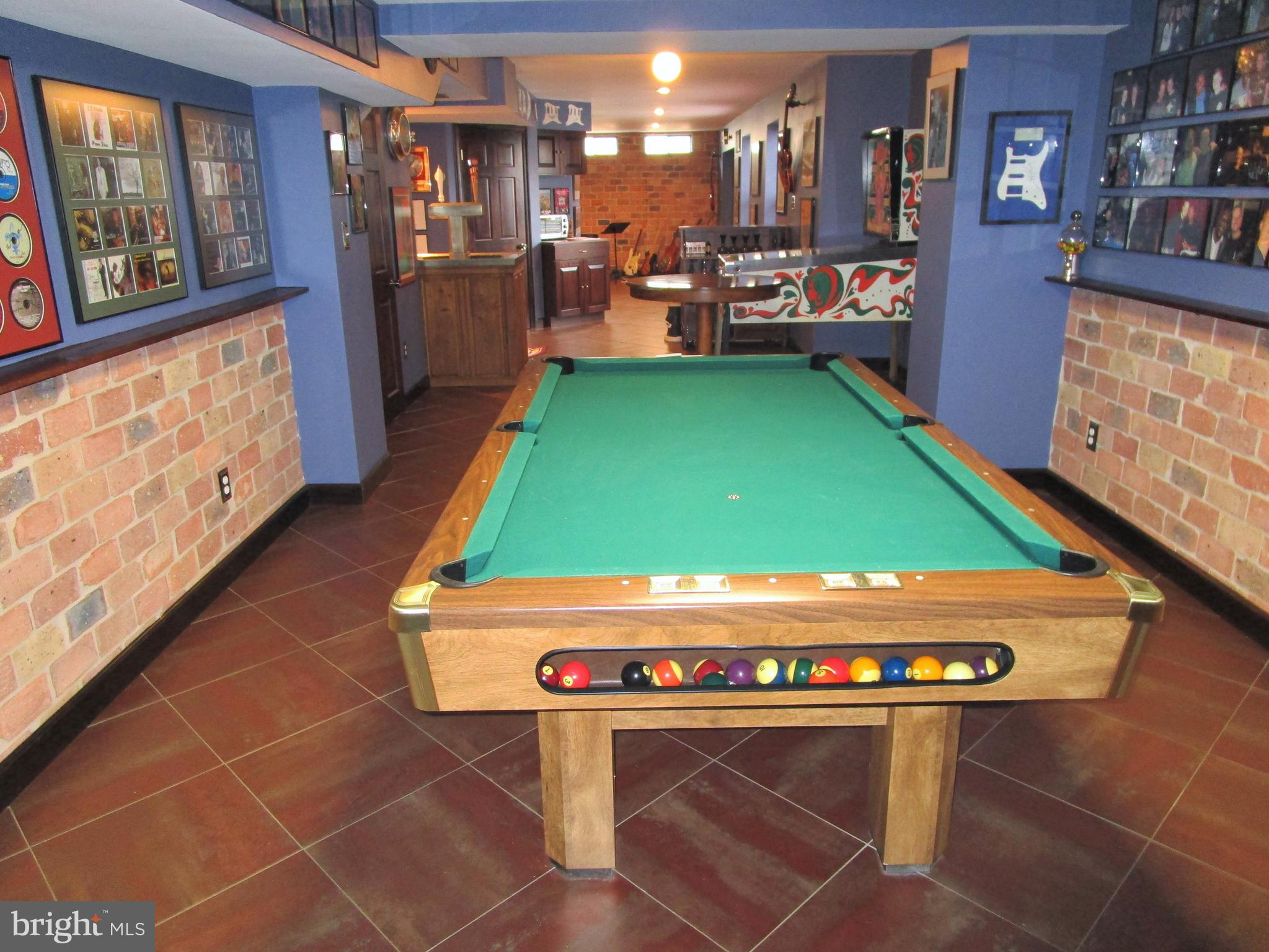 WAYSIDE VILLAGE - Residential