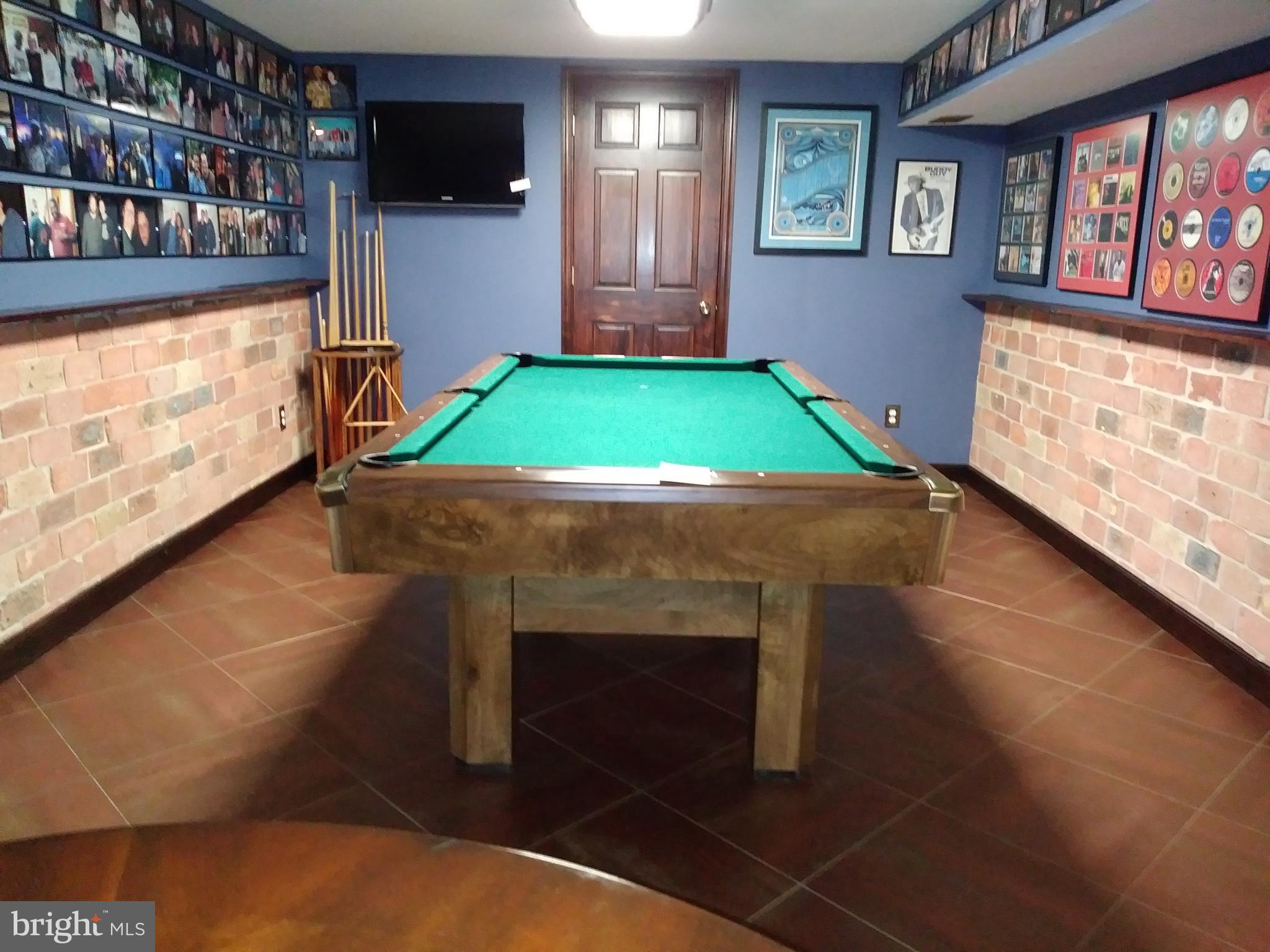 WAYSIDE VILLAGE - Residential