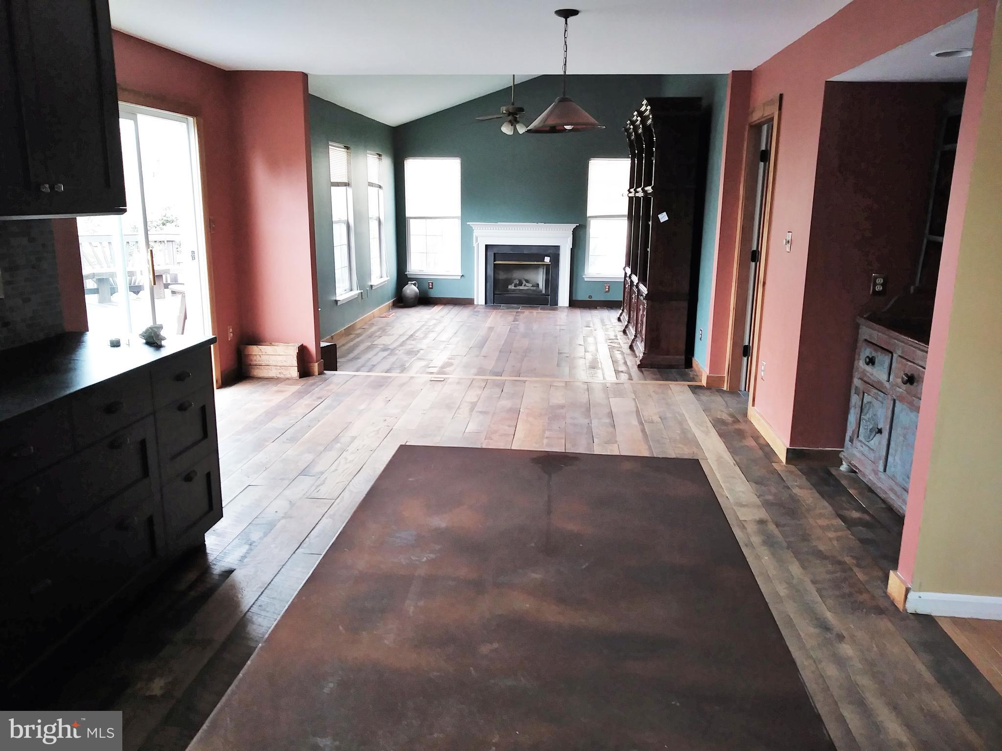 WAYSIDE VILLAGE - Residential