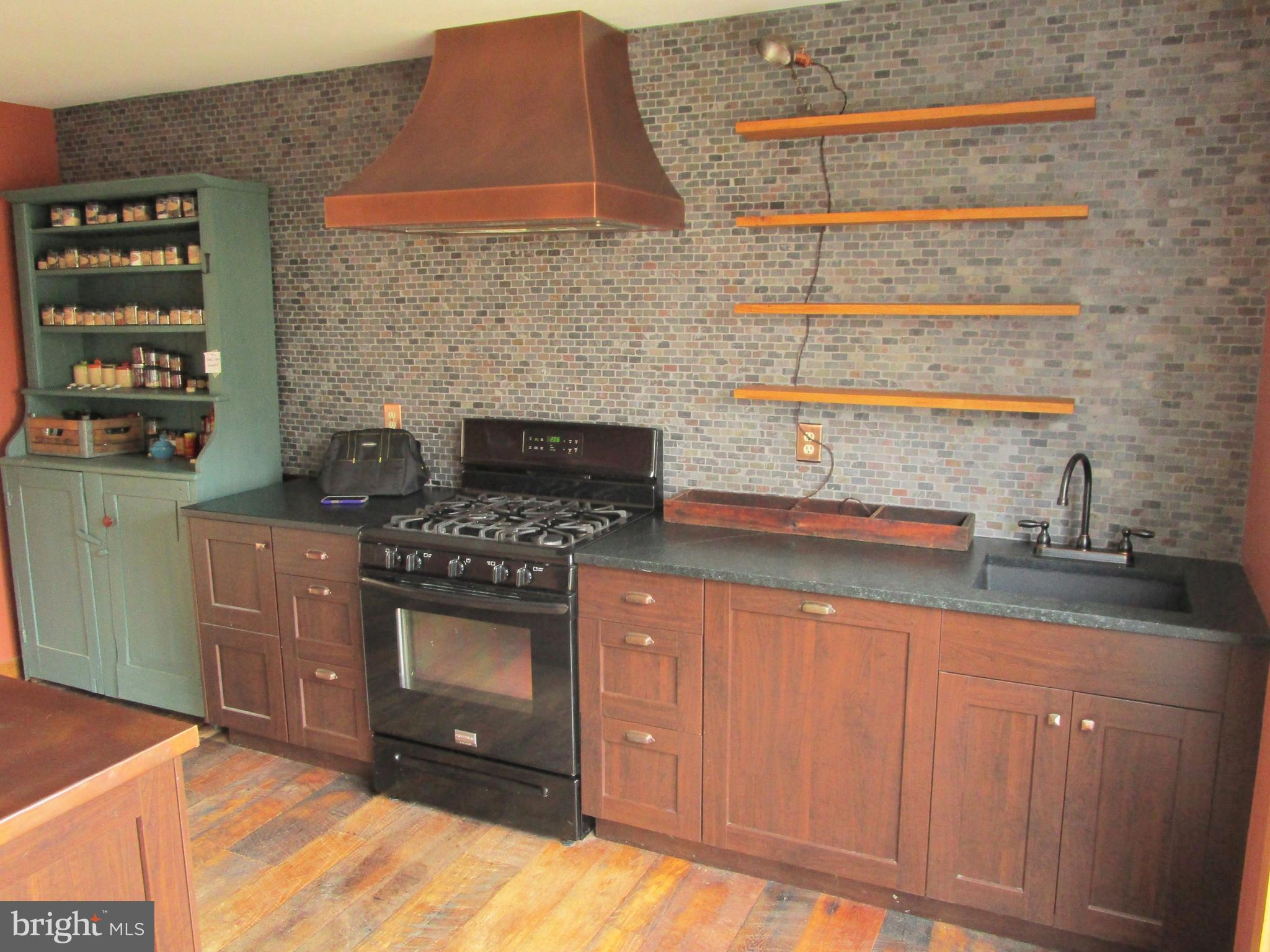 WAYSIDE VILLAGE - Residential