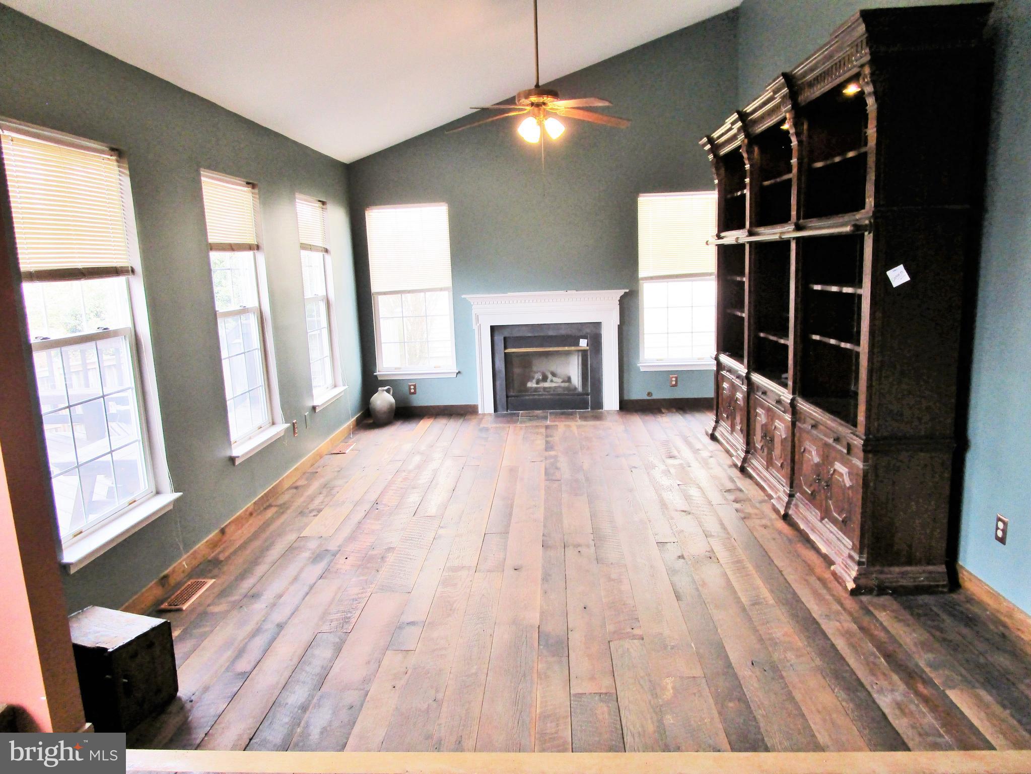 WAYSIDE VILLAGE - Residential