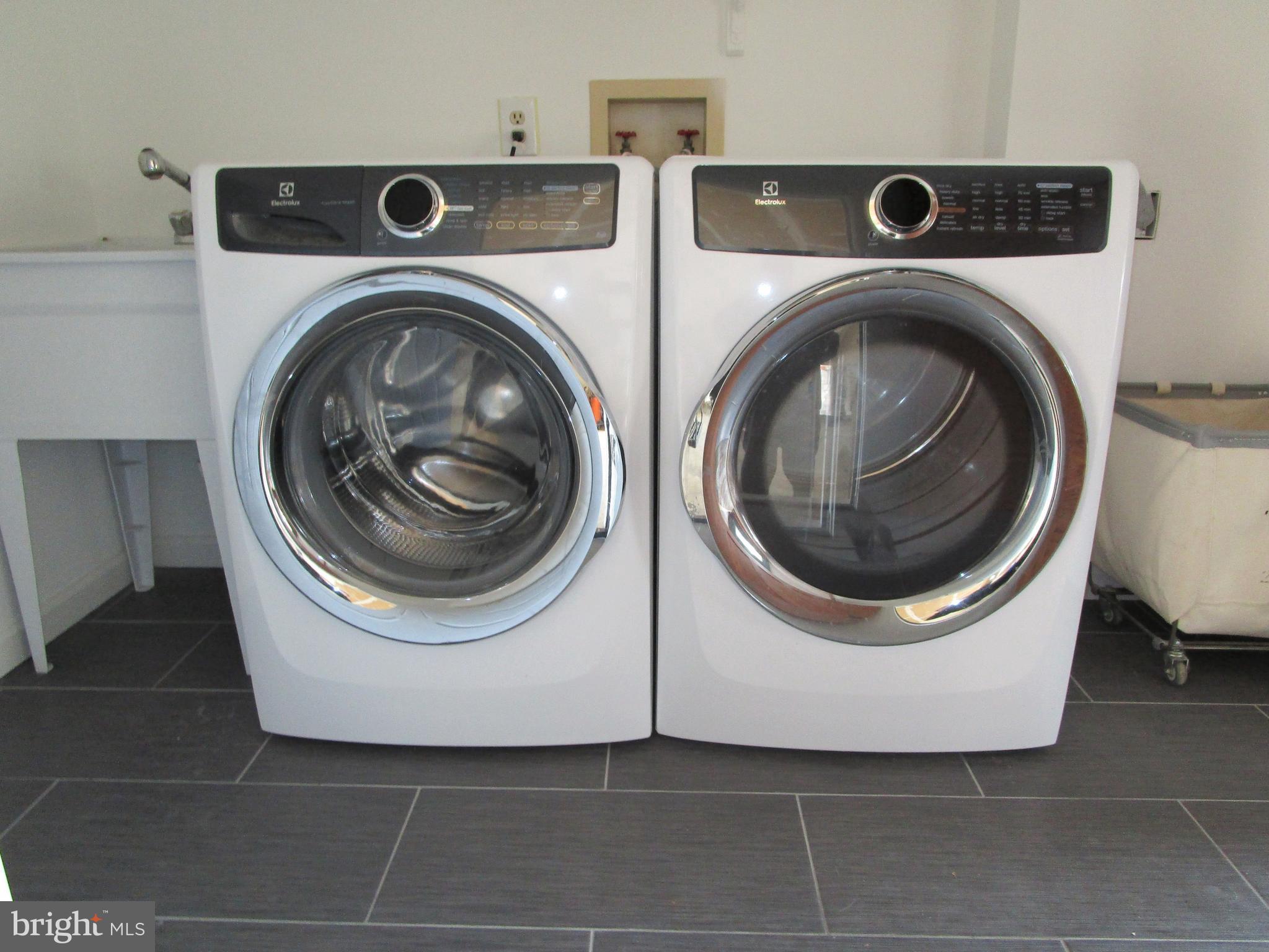 WAYSIDE VILLAGE - Residential