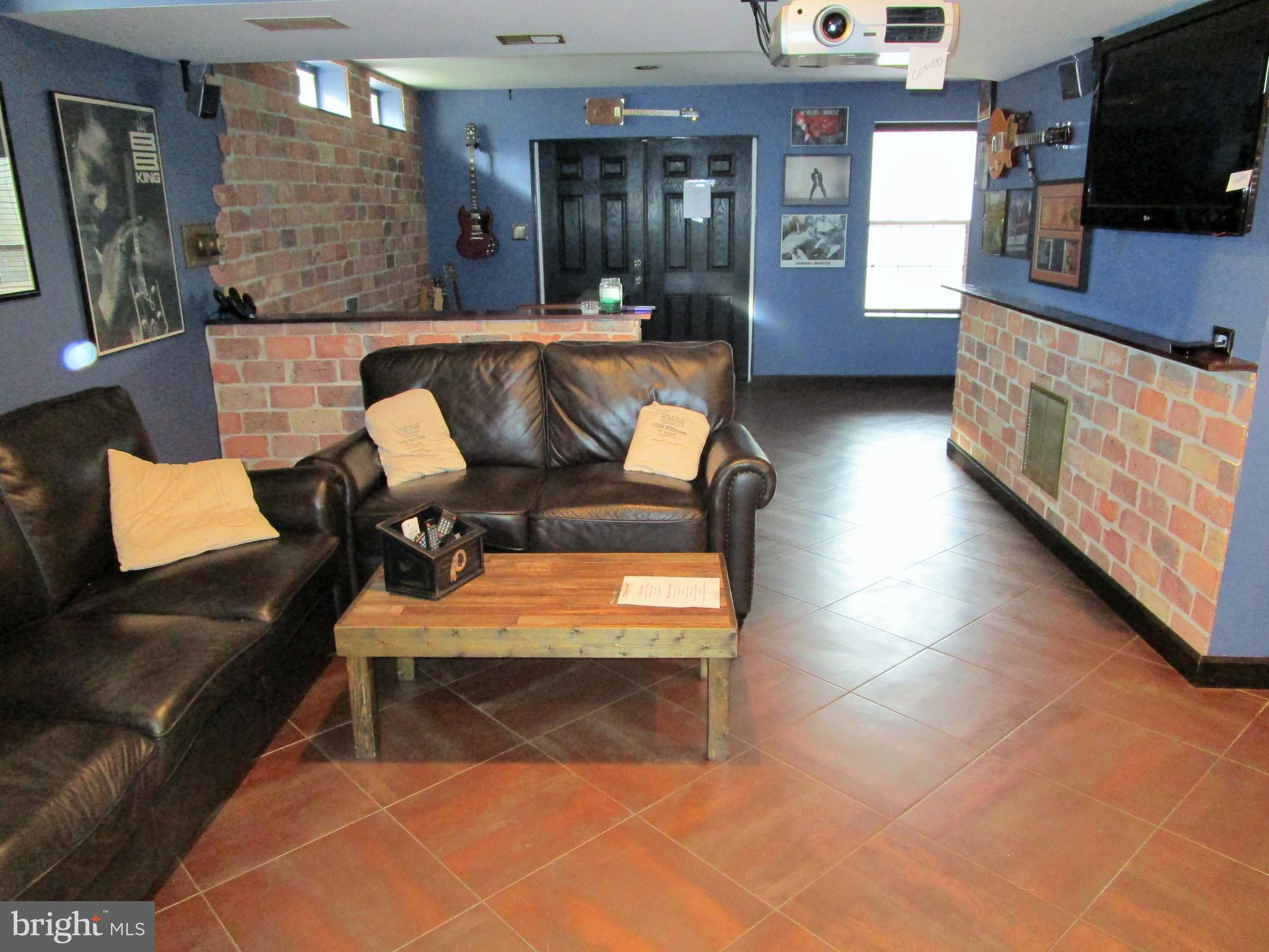 WAYSIDE VILLAGE - Residential