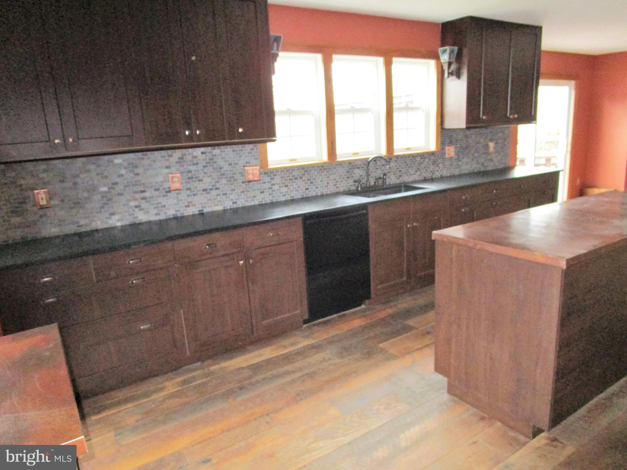 WAYSIDE VILLAGE - Residential