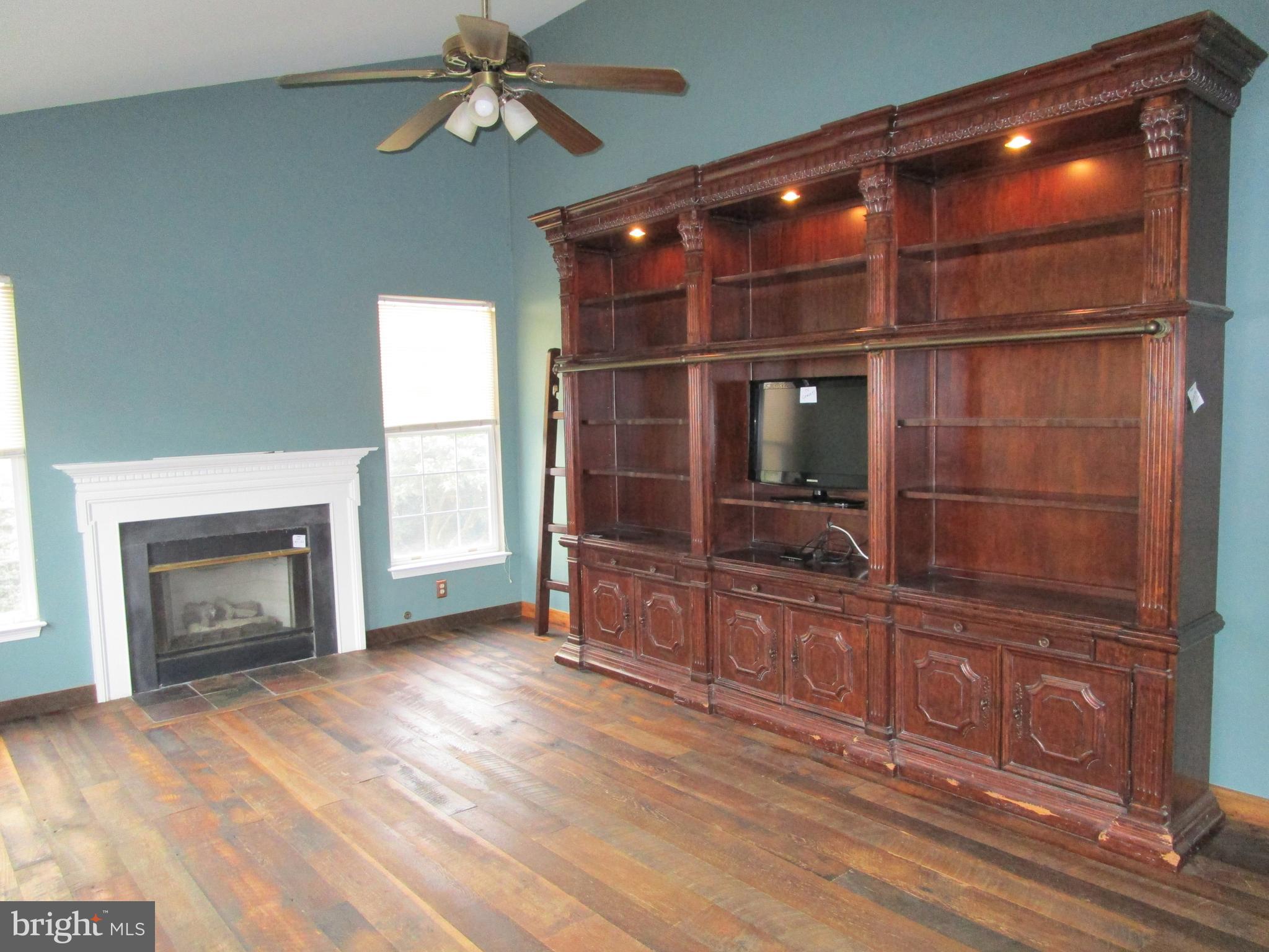 WAYSIDE VILLAGE - Residential