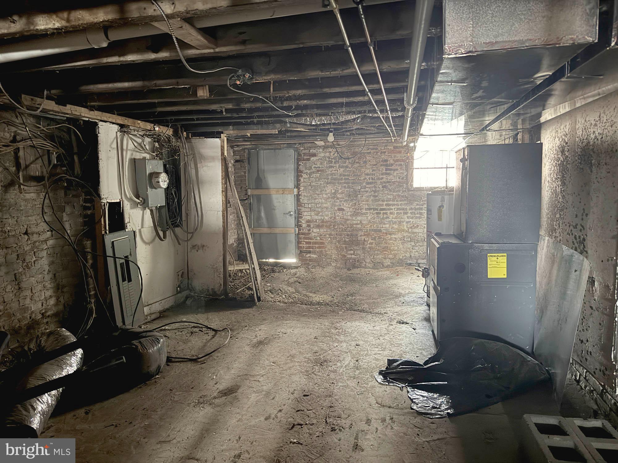 HOWARD PARK - Commercial Sale