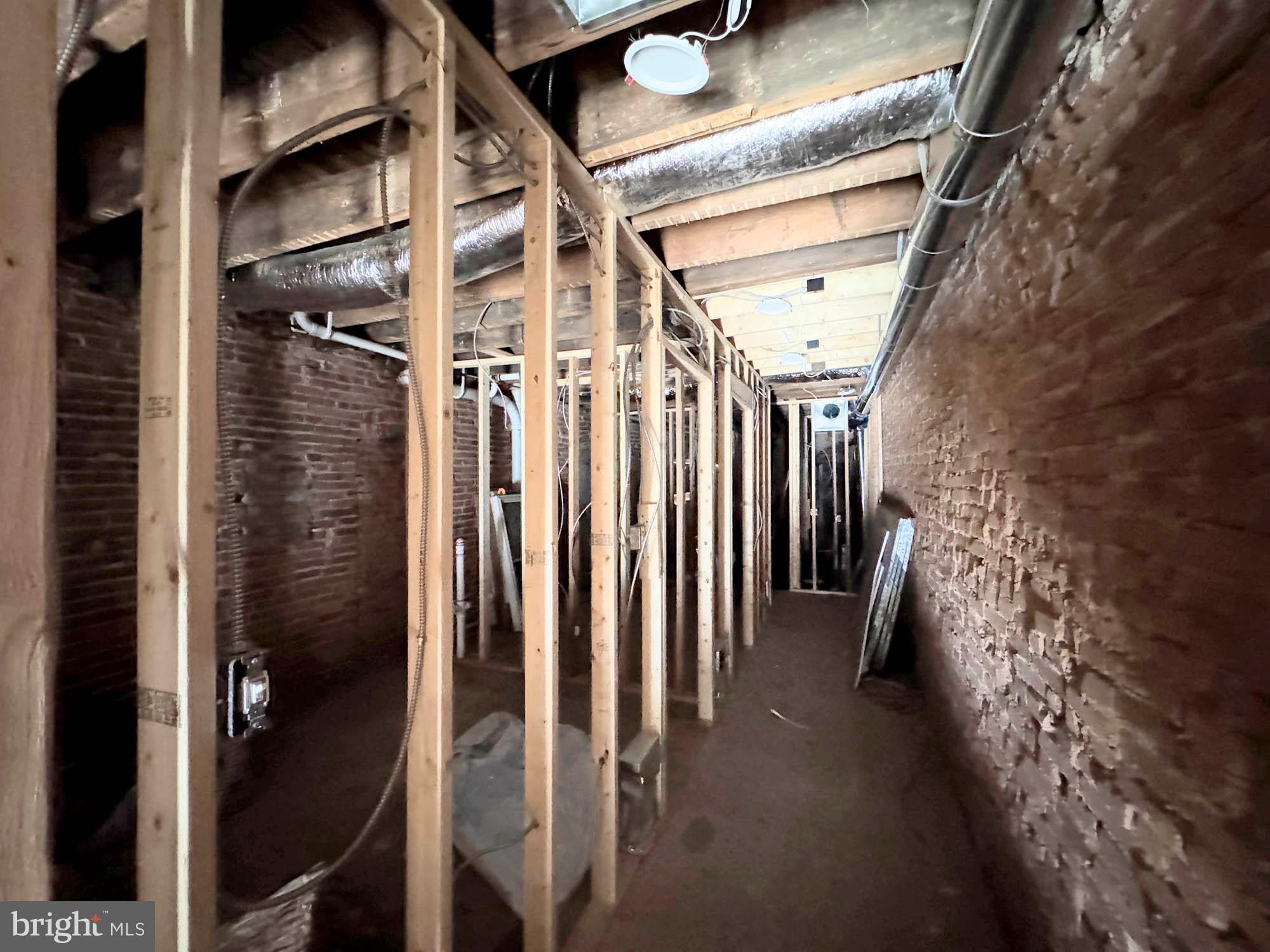 HOWARD PARK - Commercial Sale