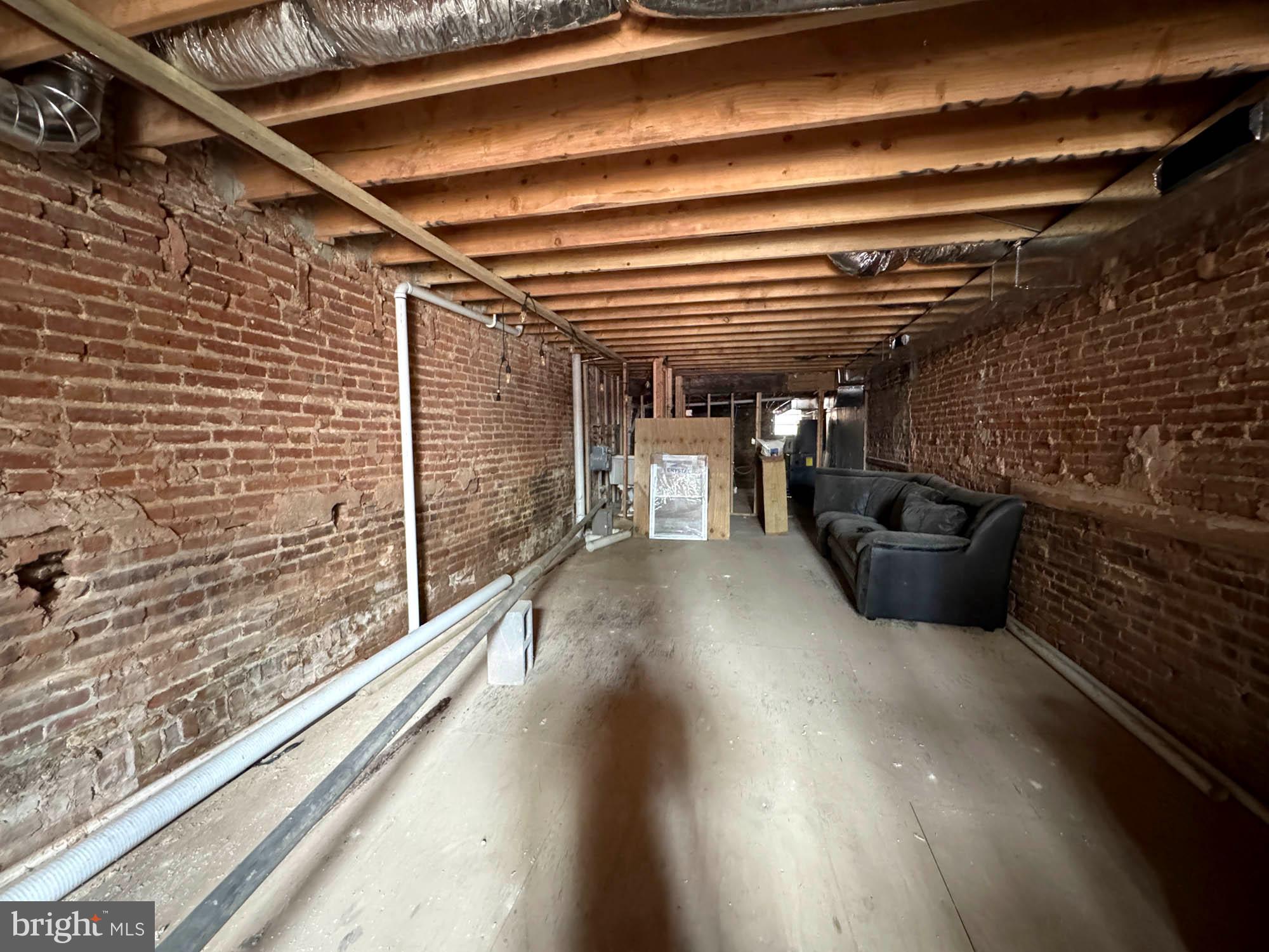 HOWARD PARK - Commercial Sale