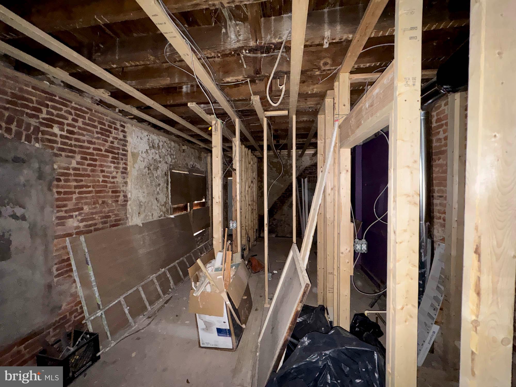 HOWARD PARK - Commercial Sale