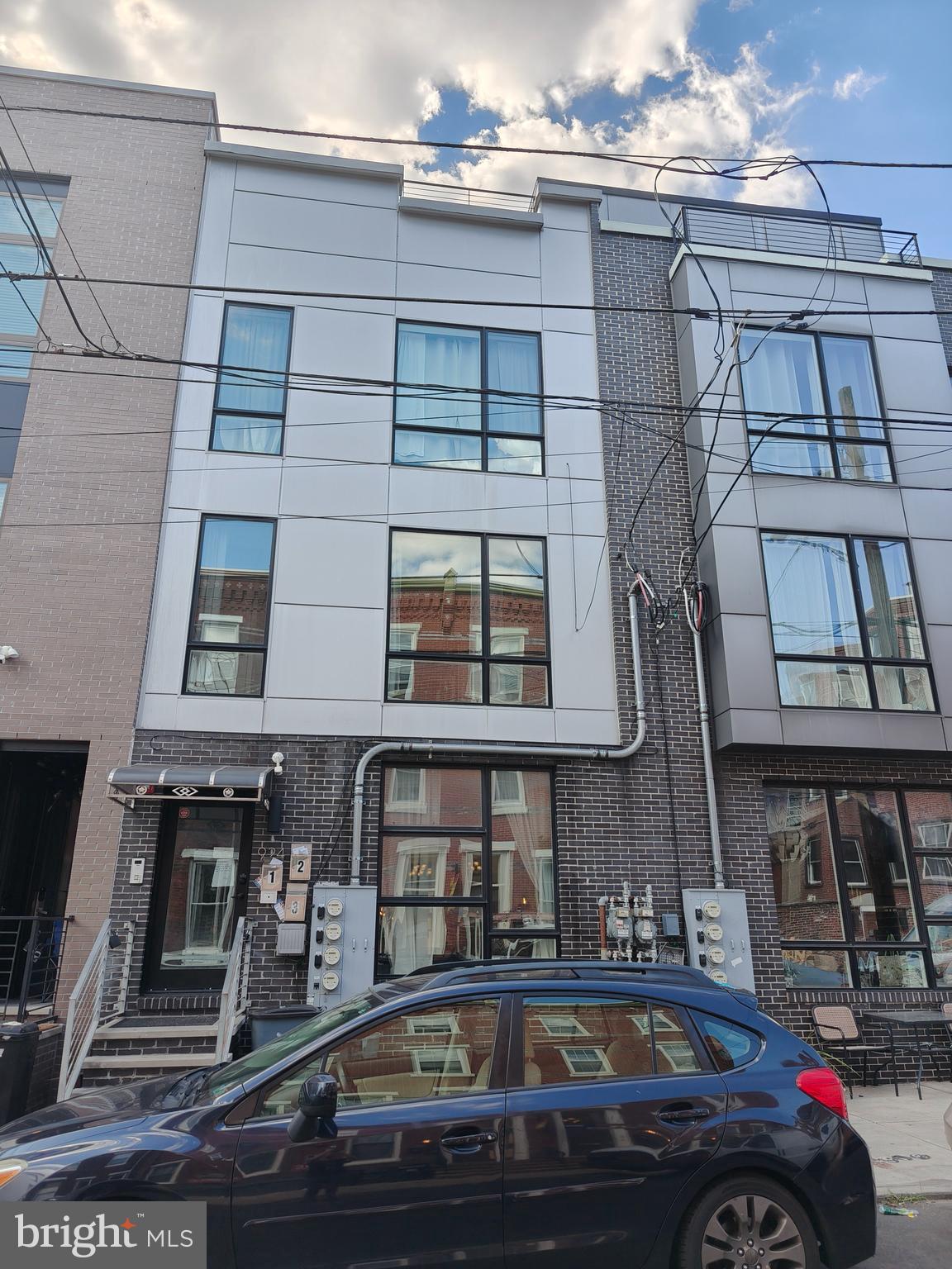 Lives in this large, beautiful building in Fairmount, one of Philadelphia's hottest neighborhoods! Just one block from Girard Avenue. This is 1B1B unit offers full kitchen with modern quartz countertops, stainless steel appliances including French door refrigerator and 42" cabinets. Gorgeous living room with tons bright lights. Units also include solid wide birch hardwood floors, video monitored intercom system, and Honeywell Wi-Fi controlled thermostat. Perfect for entertaining friends and family as well! Fairmount is one of Philadelphia's most popular neighborhoods. Conveniently located close to all the sights and attractions of the Fairmount & Art Museum areas, easy access to 76, and just a short walk to Trolley lines and bus routes on Girard Avenue. Ask for video if needed