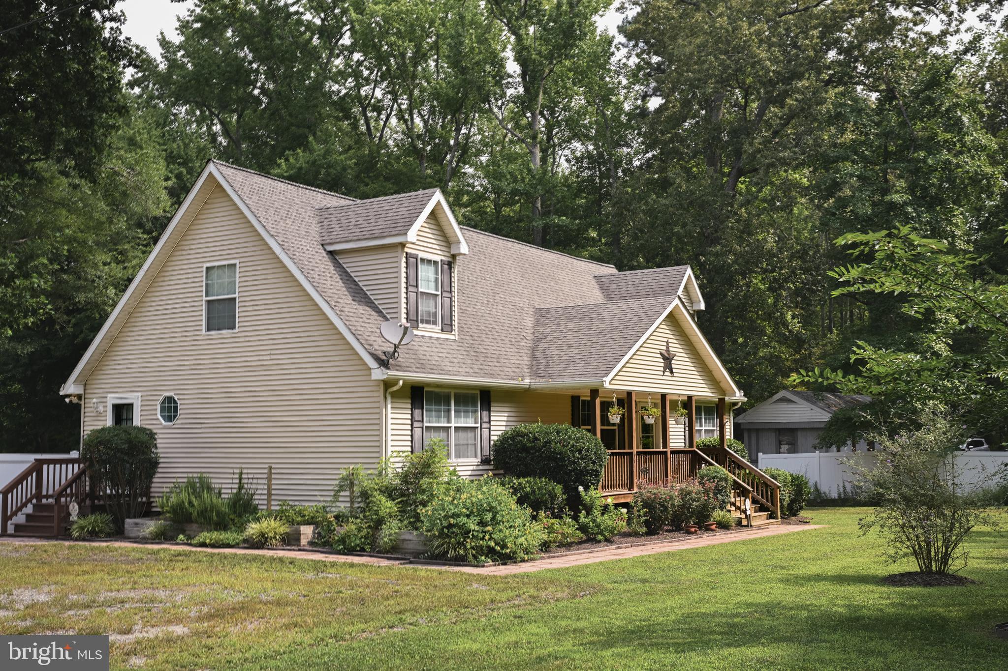 811 LONG POINT ROAD