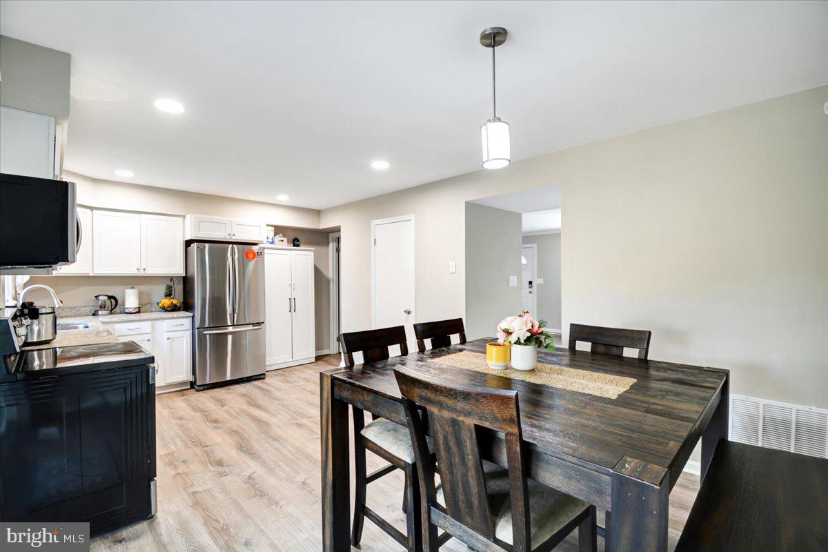 VILLAGE OF TALL OAKS - Residential Lease