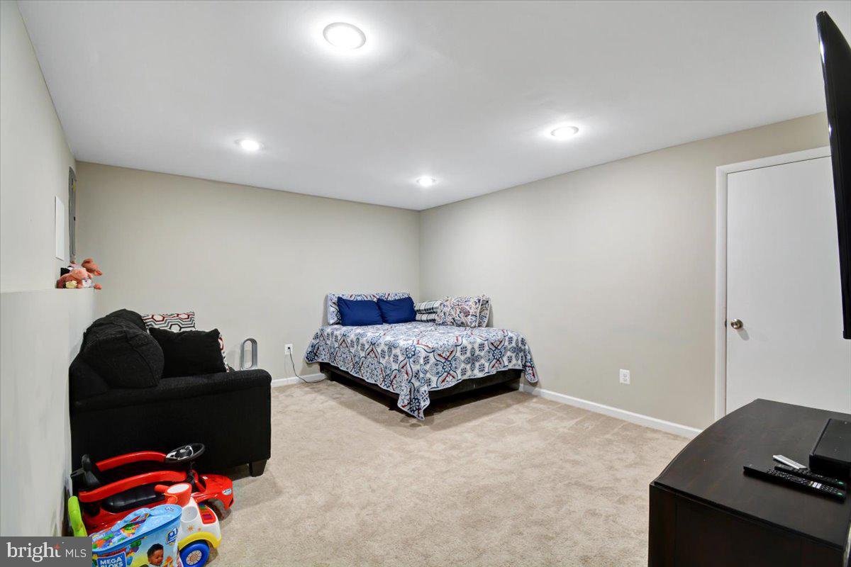 VILLAGE OF TALL OAKS - Residential Lease