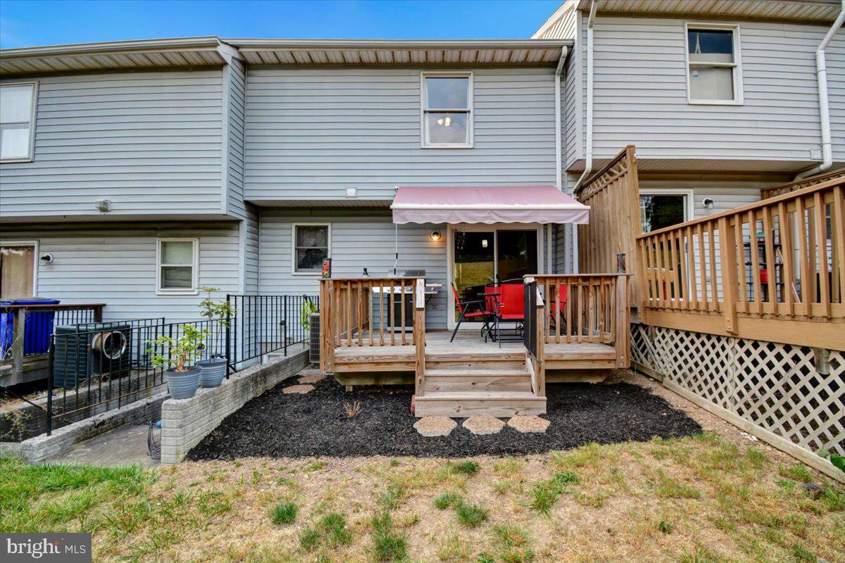 VILLAGE OF TALL OAKS - Residential Lease