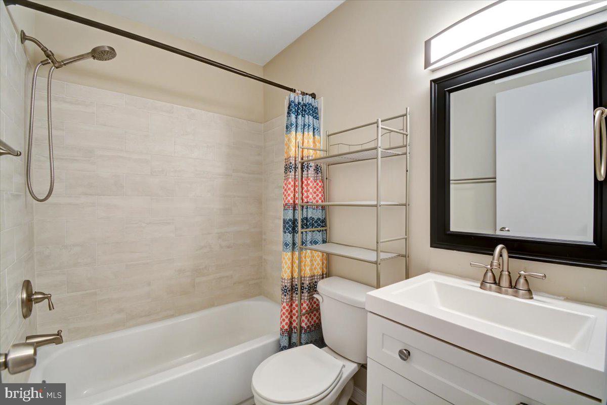 VILLAGE OF TALL OAKS - Residential Lease