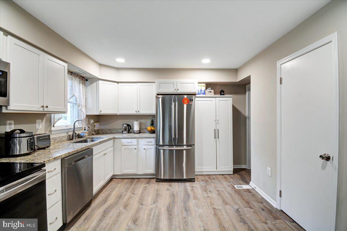 VILLAGE OF TALL OAKS - Residential Lease