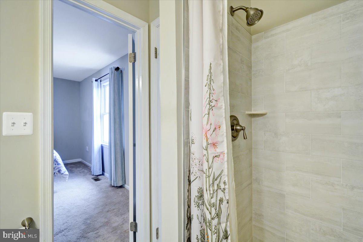 VILLAGE OF TALL OAKS - Residential Lease