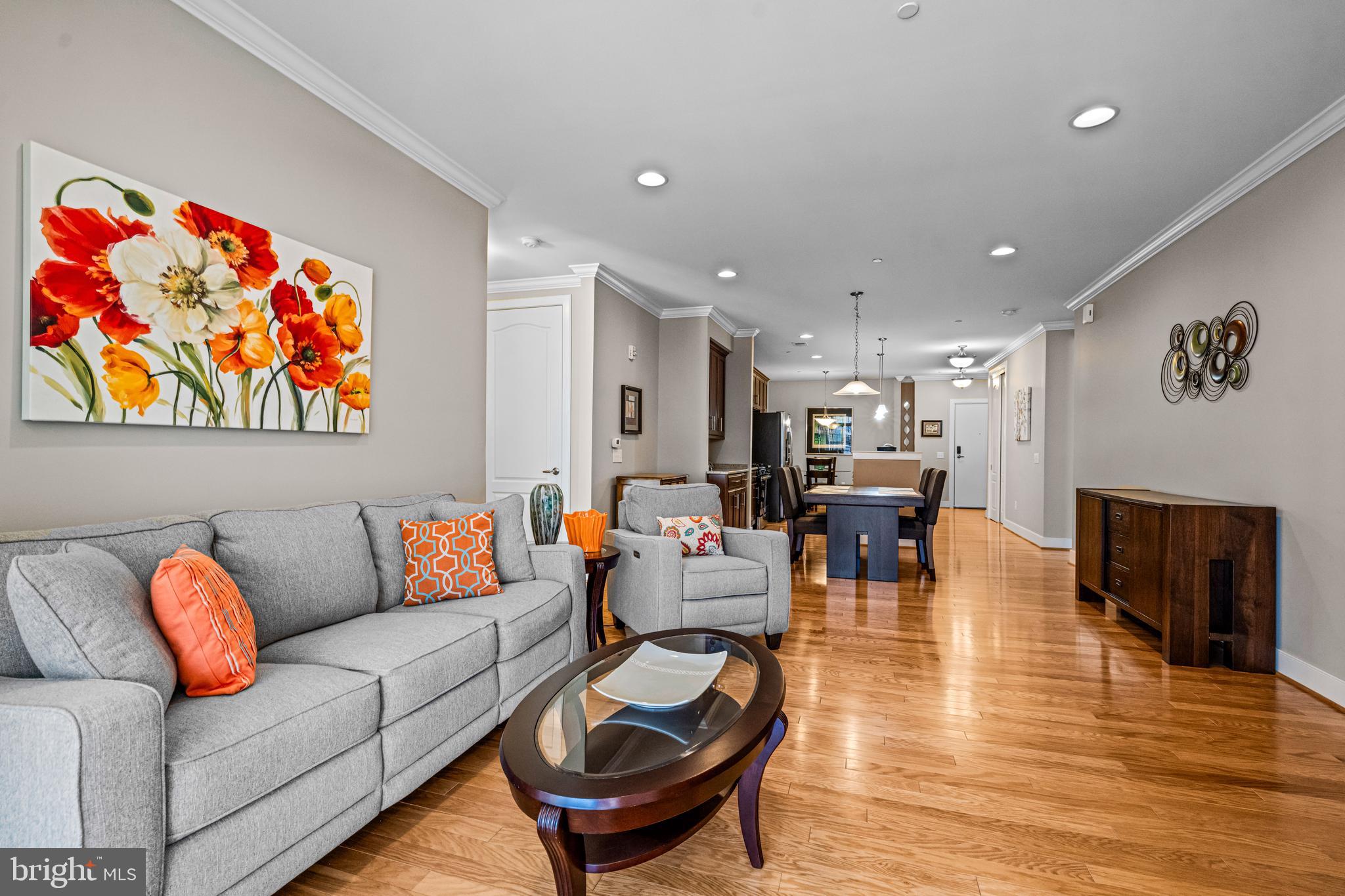 MERIDIAN VALLEY SQ - Residential