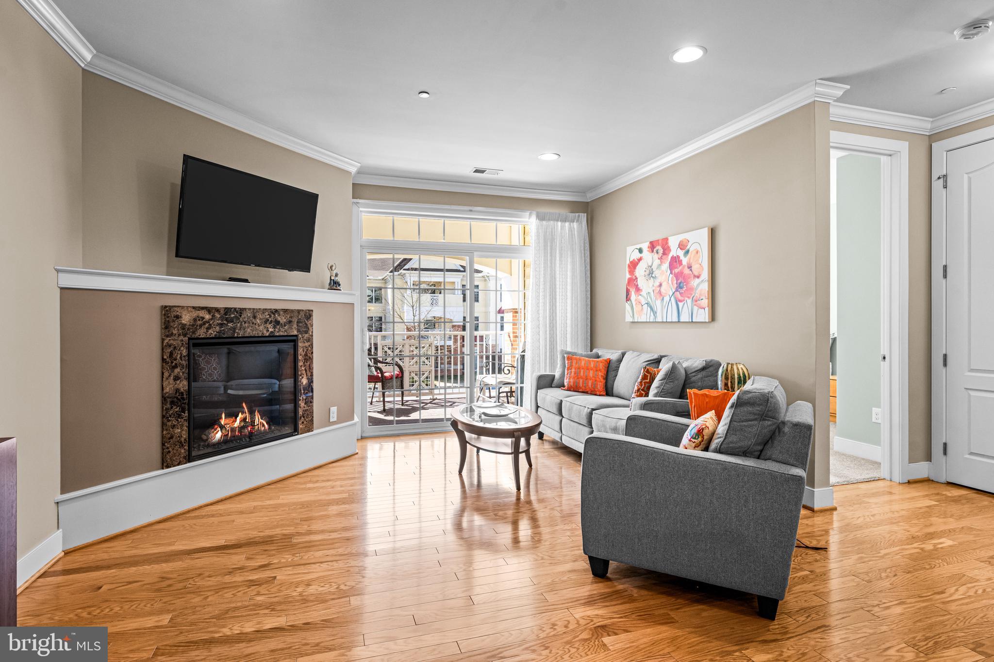 MERIDIAN VALLEY SQ - Residential