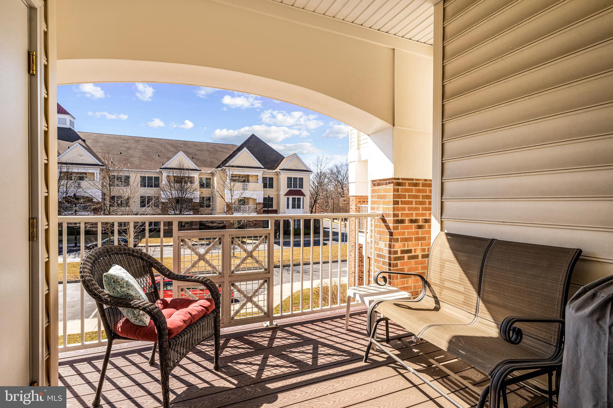 MERIDIAN VALLEY SQ - Residential