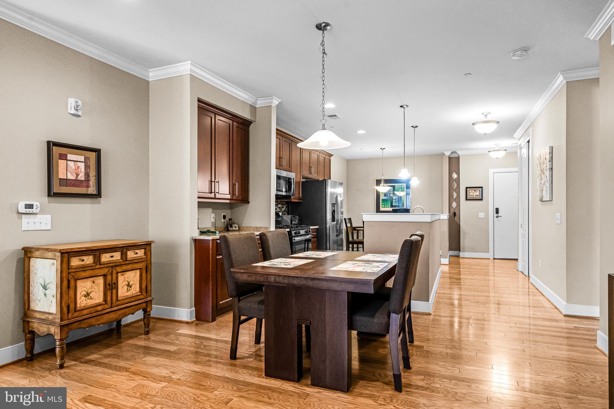 MERIDIAN VALLEY SQ - Residential