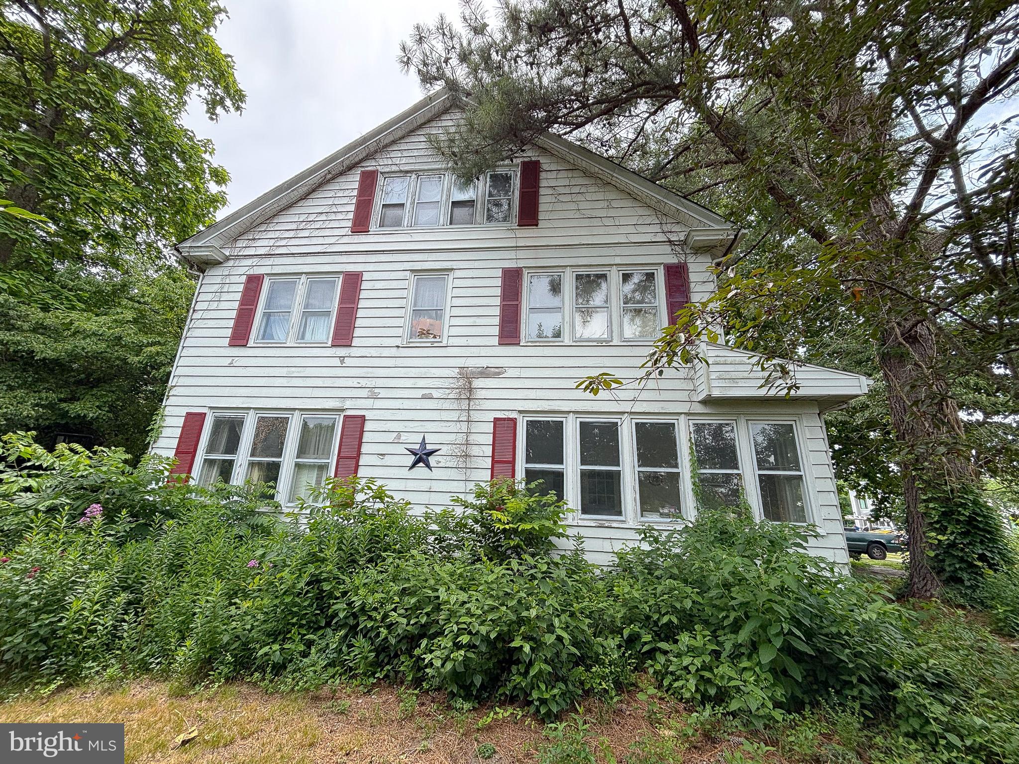 405 + 403 MAIN STREET