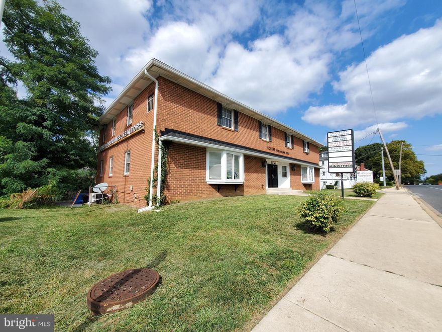 GREAT LOCATION ON BALTIMORE NATIONAL PIKE IN BALTIMORE COUNTY WITH EASY ACCESS TO THE BUS AND SHOPPING. VERY HIGH VISIBILITY.  OFFICE, AND MEDICAL USE.