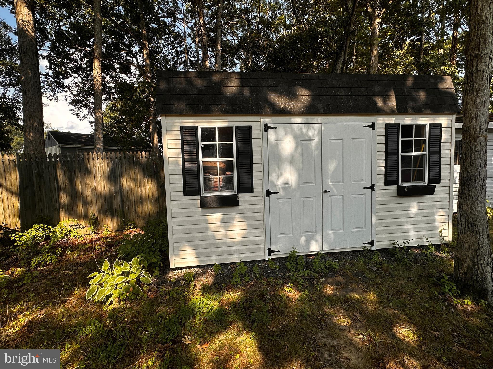 WILLOUGHBY WOODS - Residential