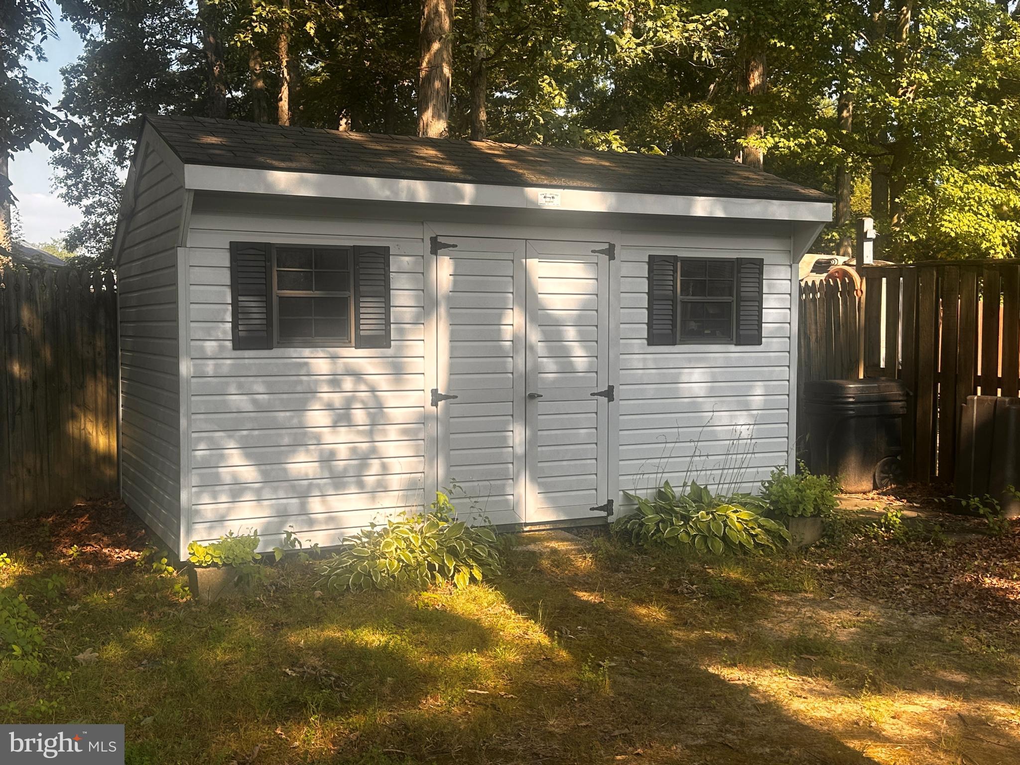 WILLOUGHBY WOODS - Residential