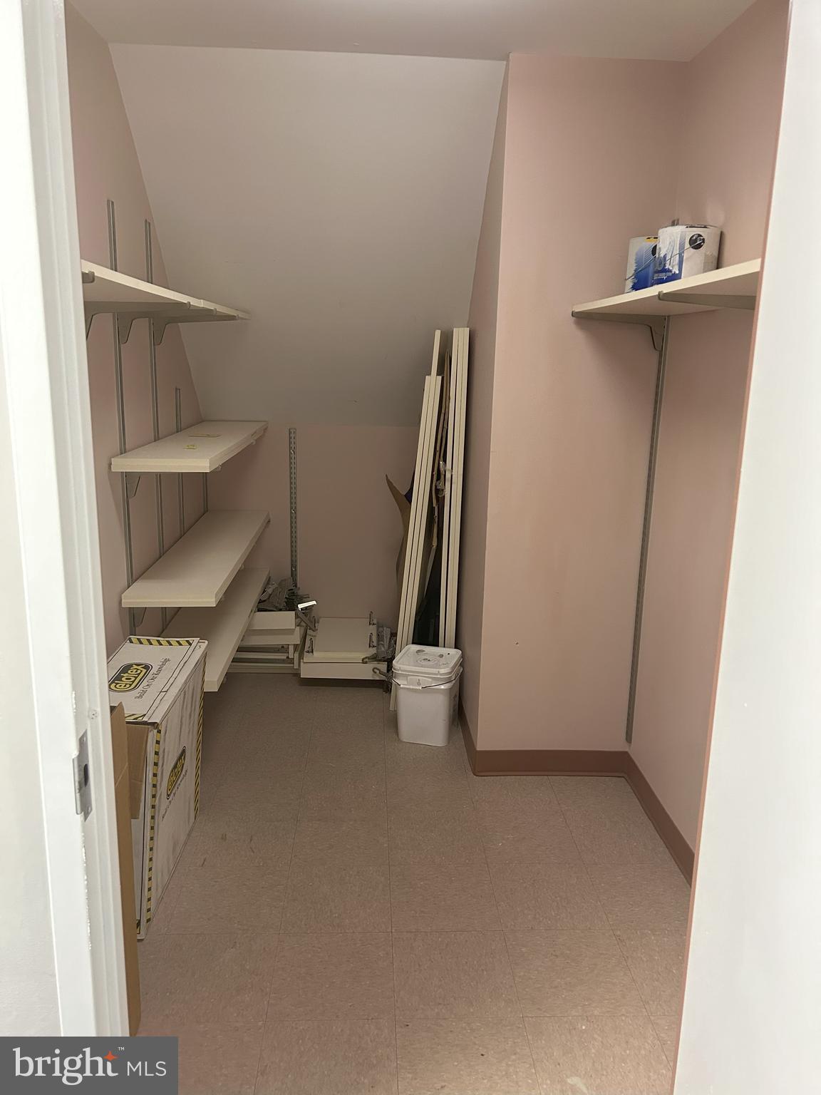 AMBER MEADOWS PROFESSIONAL BUILDING - Commercial Lease