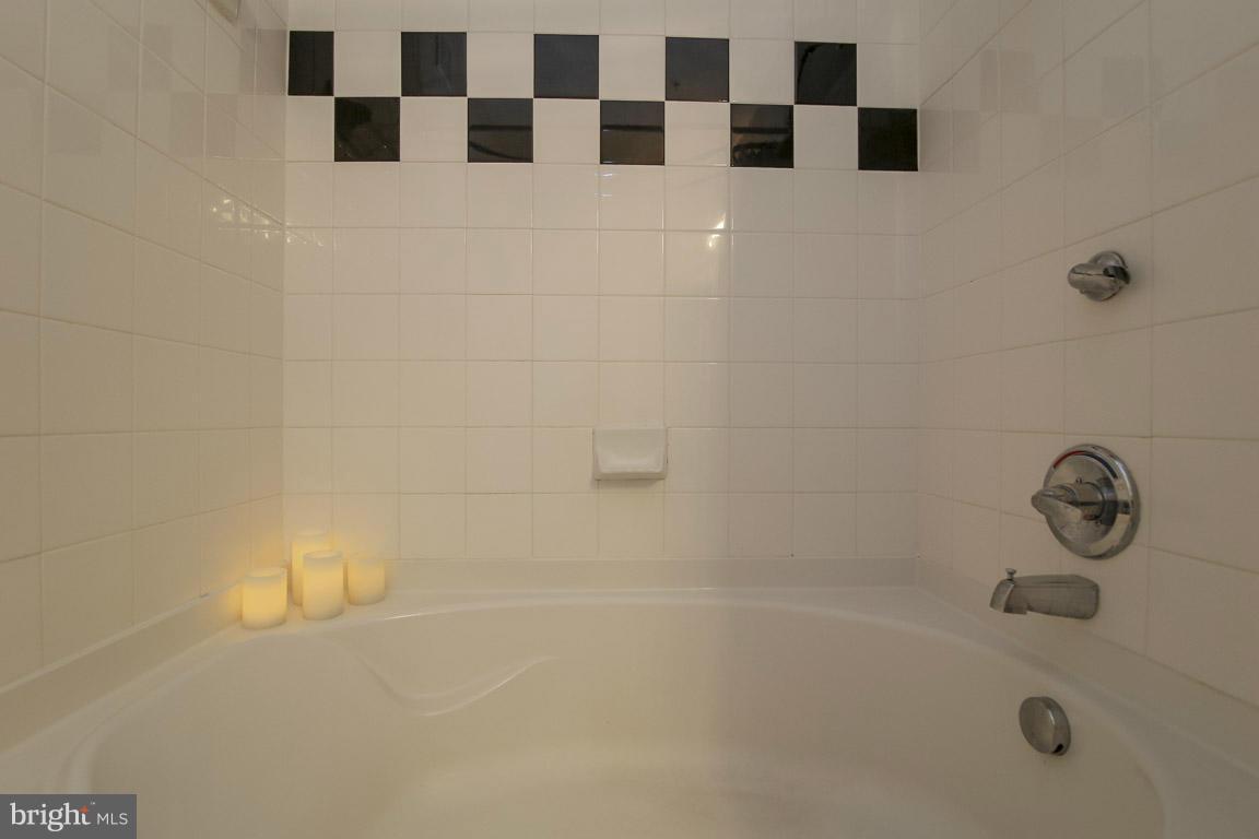 FAIRFAX RIDGE - Residential