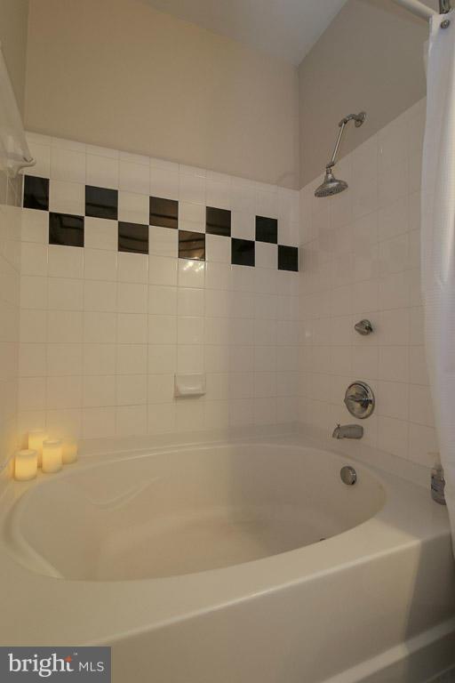 FAIRFAX RIDGE - Residential