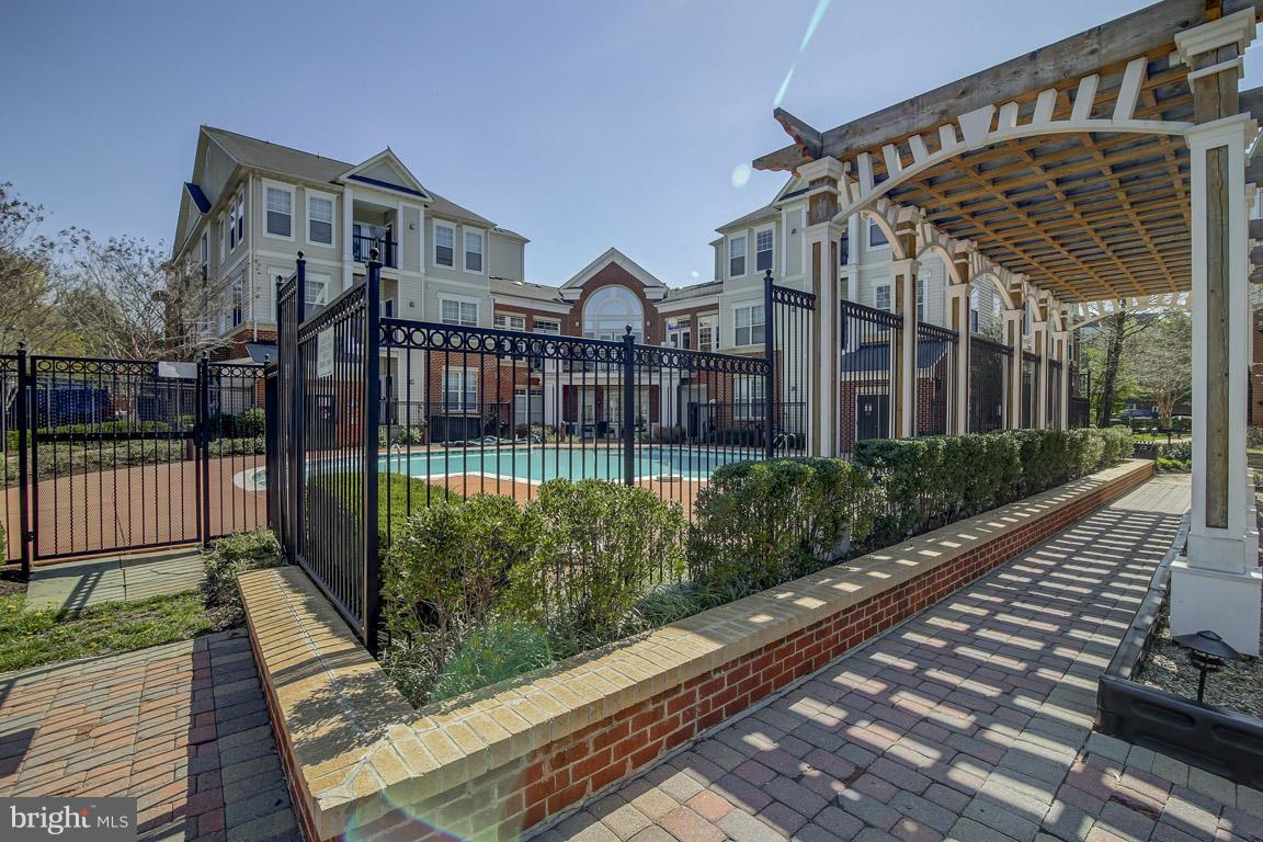 FAIRFAX RIDGE - Residential