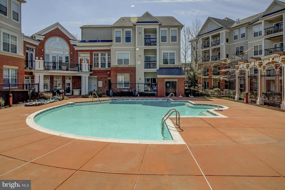 FAIRFAX RIDGE - Residential