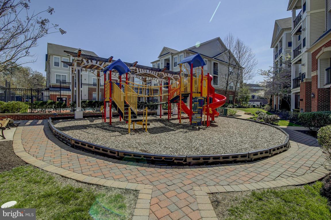 FAIRFAX RIDGE - Residential