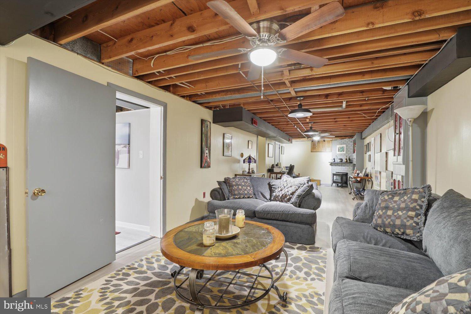 6271 JEANETTE DRIVE