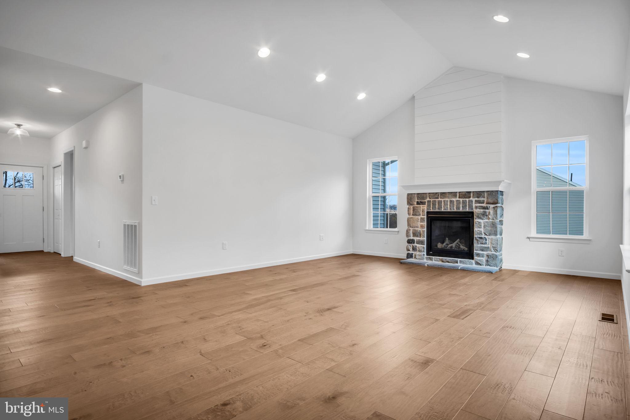 ROCKVILLE ESTATES - Residential