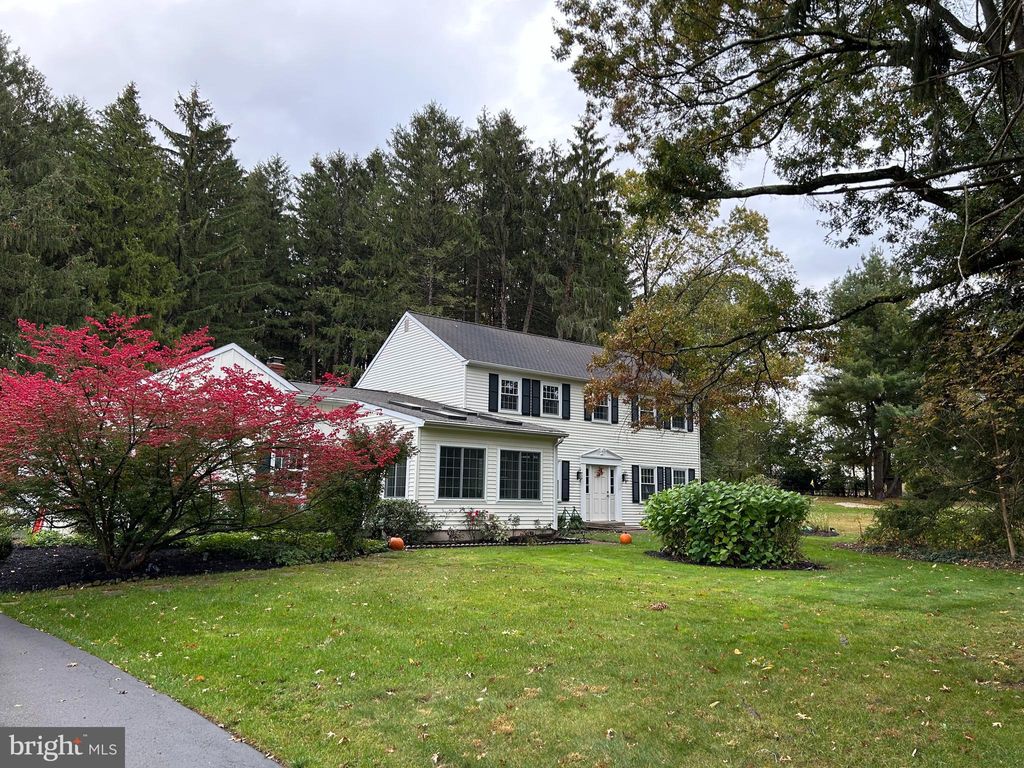 Photo of 153 Ash Way, DOYLESTOWN, PA 18901 (MLS # PABU2108190)