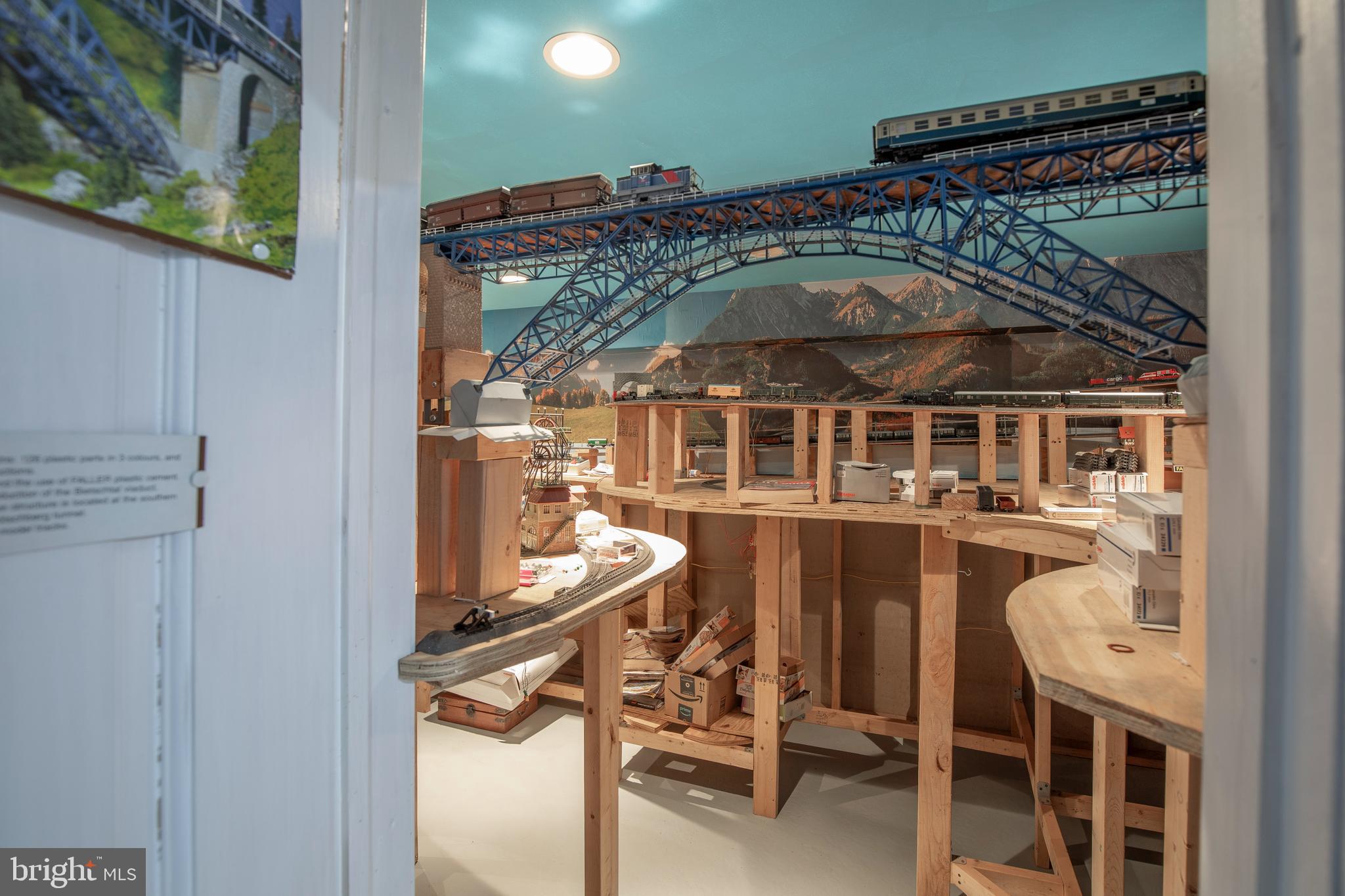 IRON GATE - Residential