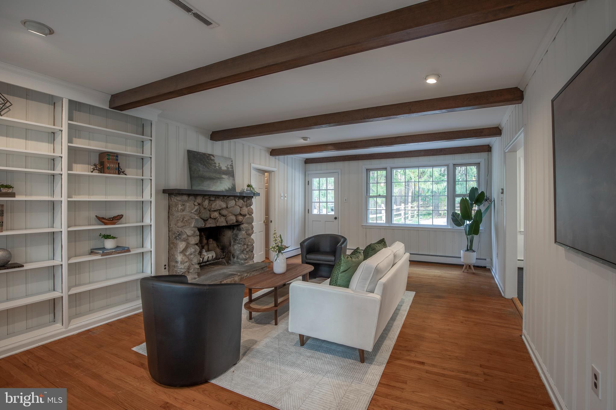 IRON GATE - Residential