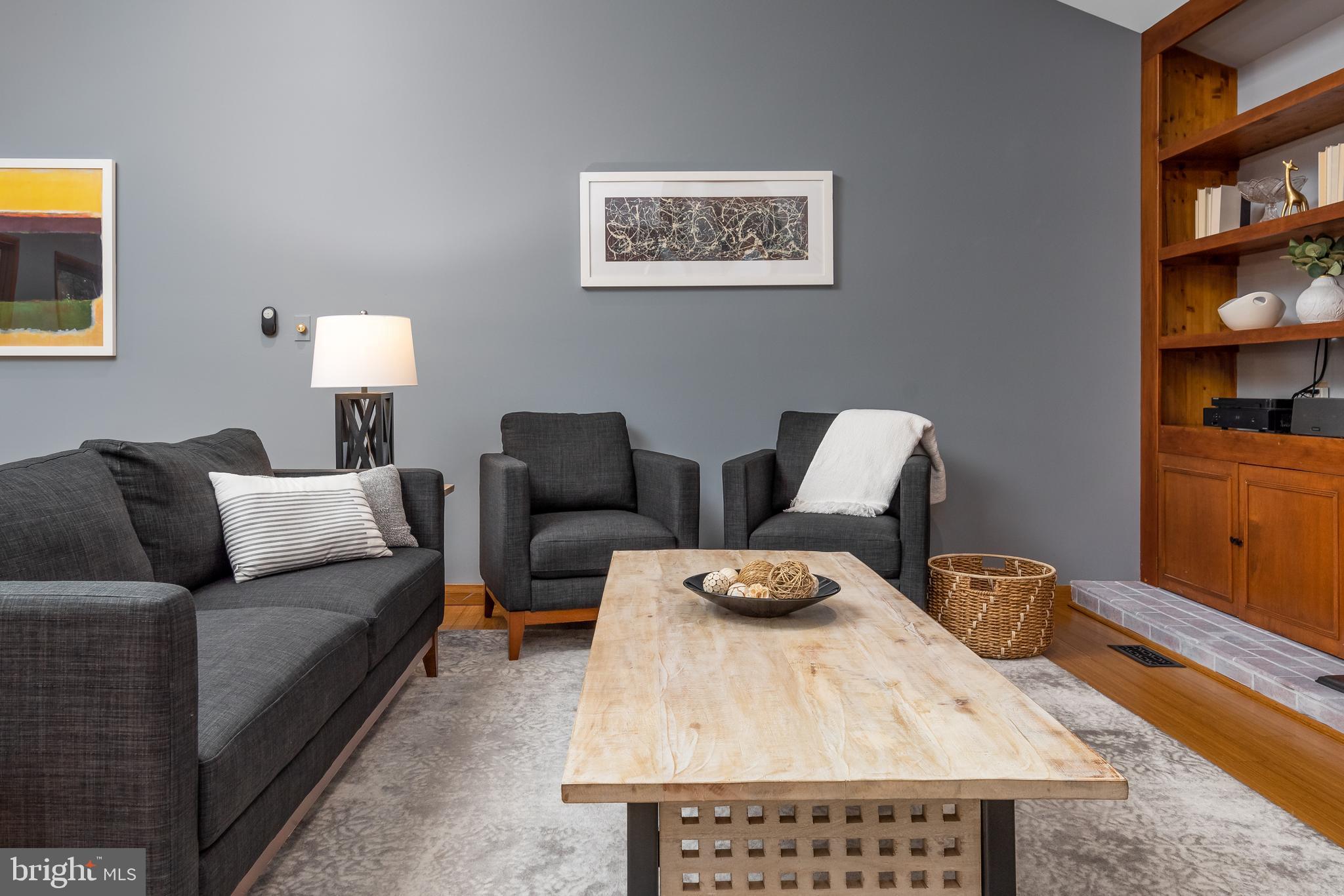 319 EPPING WAY