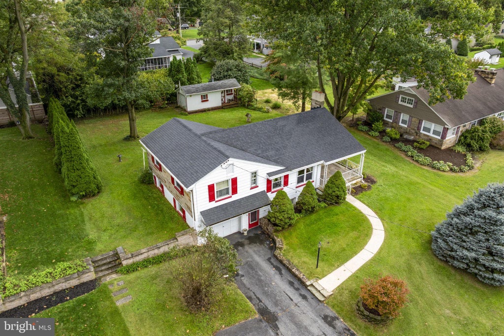 Photo of 580 E Jackson Street, NEW HOLLAND, PA 17557 (MLS # PALA2097496)