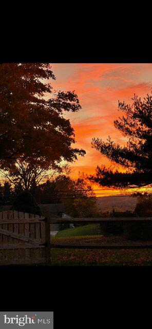 WEST HILLS - Residential