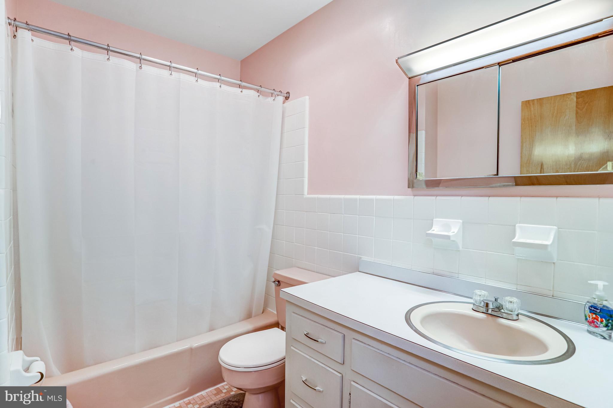 WEST HILLS - Residential